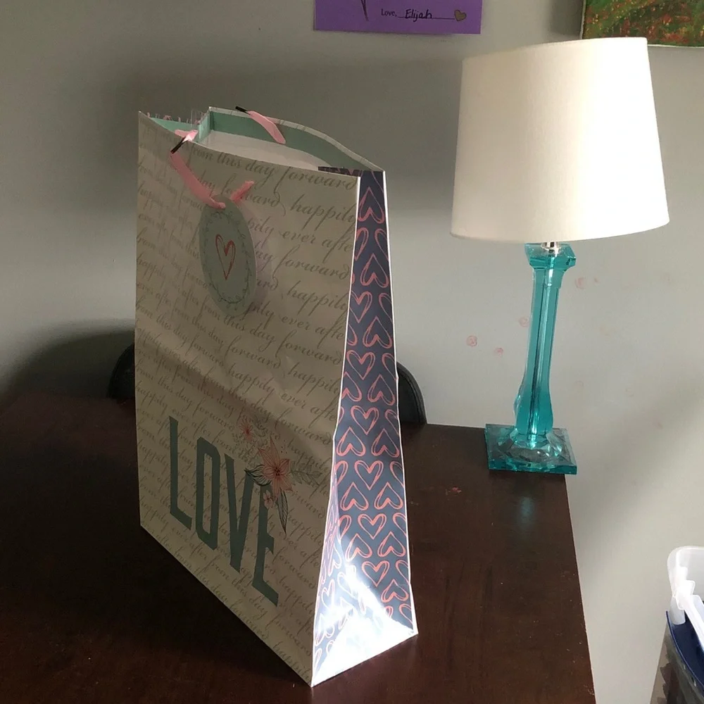 🍄 LOVE Bridal Shower Gift Bag